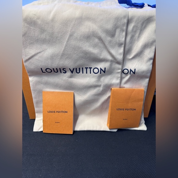 Louis Vuitton Rivoli high top nior and white sneakers nior sz us 7 eu 41.5 - Picture 11 of 11